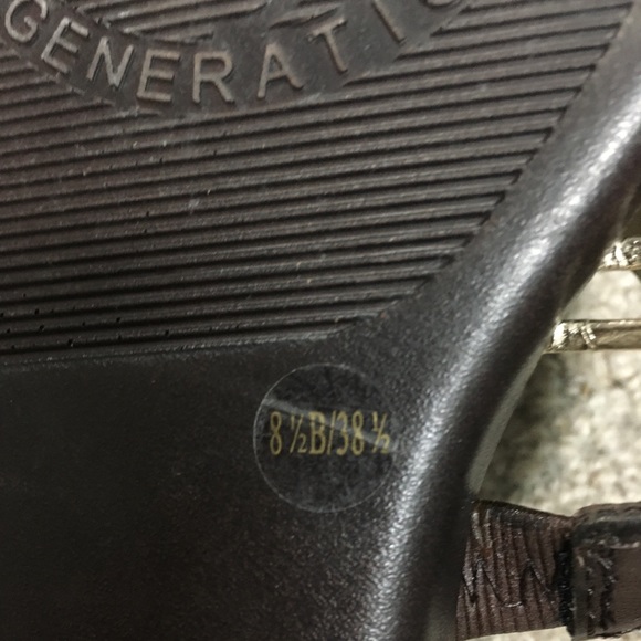 BCBG sandals - Picture 2 of 3